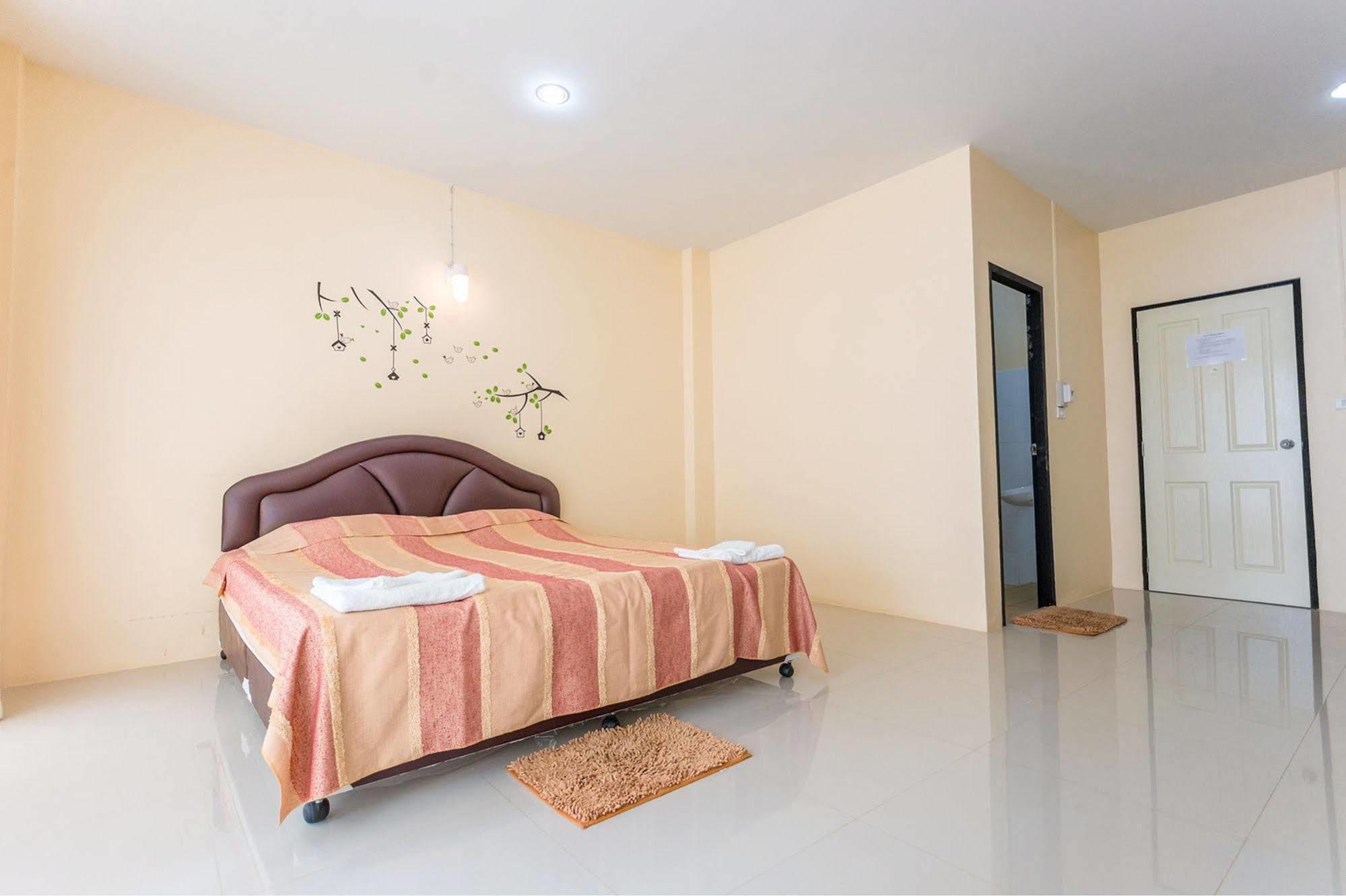 Phet Ngam Hotel Mae Sai Exterior photo
