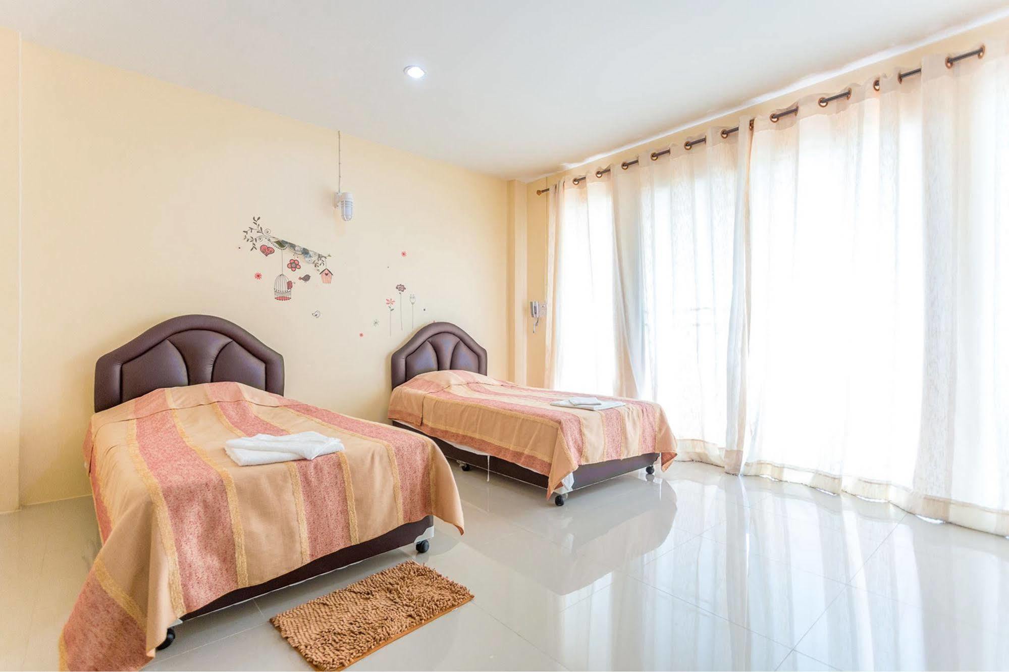 Phet Ngam Hotel Mae Sai Exterior photo