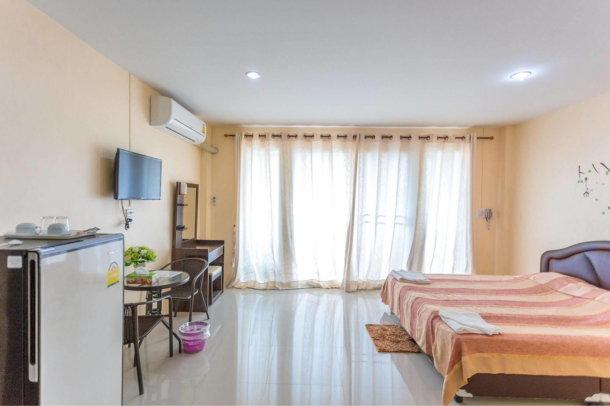 Phet Ngam Hotel Mae Sai Exterior photo
