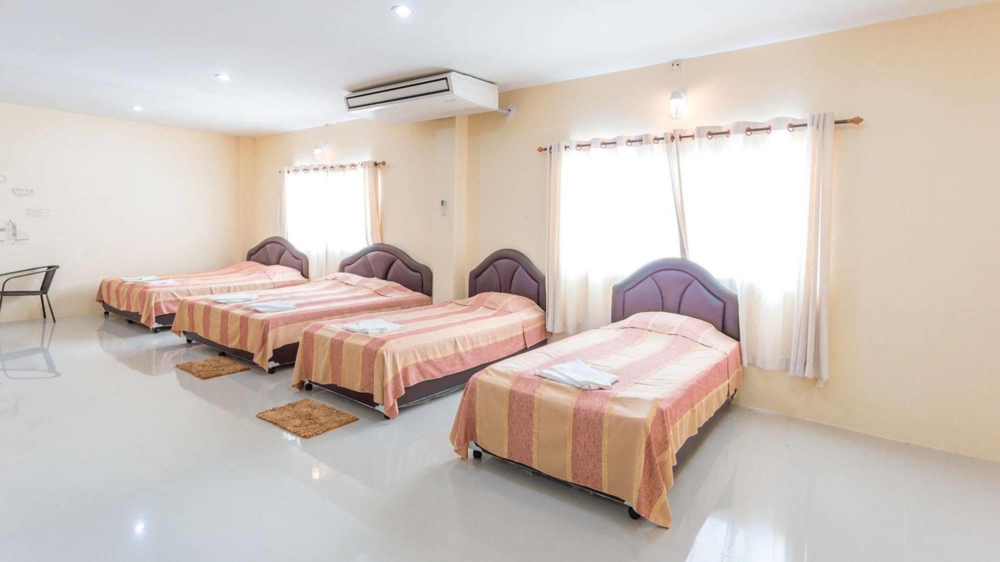 Phet Ngam Hotel Mae Sai Exterior photo